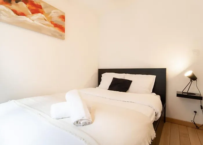 Vieux - Lumineux Avec Cachet ! 2pers Lille